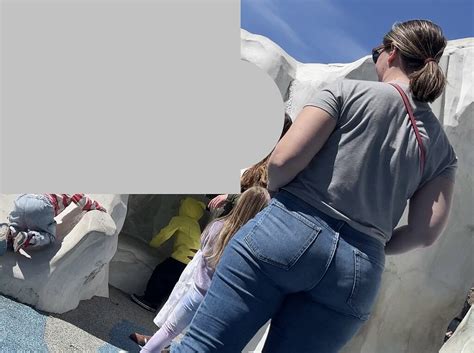 Wide Ass MILF PAWG Tight Jeans Forum