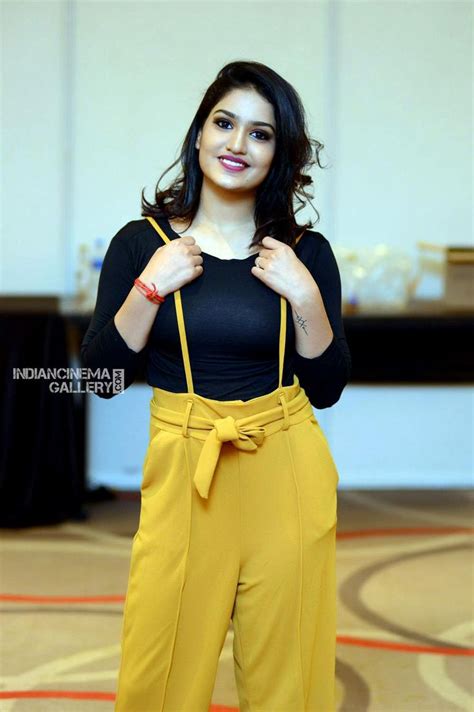 Pin By Devdutt P Pai On Saniya Iyyappan Indian Actress Hot Pics