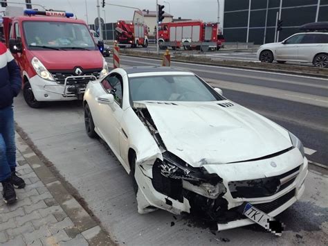 Wypadek W Bilczy W Powiecie Kieleckim Na Feralnym Skrzy Owaniu Zdj Cia