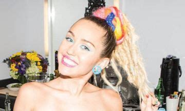 Miley Cyrus Poses Completely Nude For V Magazine Diary Miley Cyrus V Magazine Miley