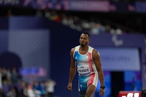 Je Suis Petit M Tis Unijambiste Et Pour En Remettre Une Couche Gay Prendre Parti