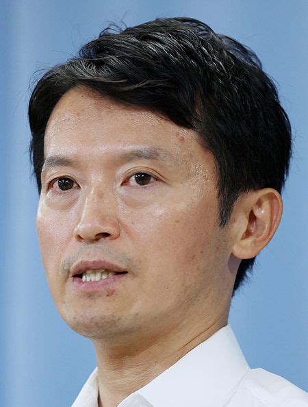 写真 斎藤元彦・兵庫県知事のパワハラ告発後に死亡元局長が受けていた“個人攻撃” 告発文書で名指しされた“4人組”を直撃した 文春オンライン