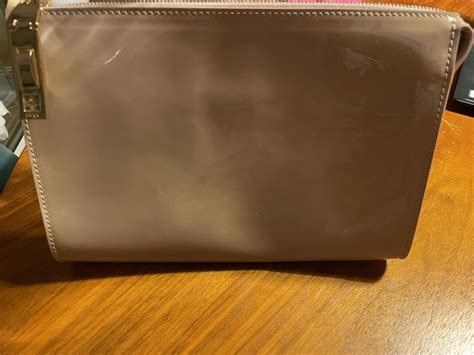 H Gl Clutch Lackleder Nude Gebraucht In Glattpark Opfikon F R Chf Mit Lieferung Auf