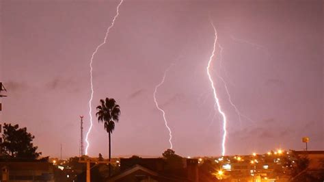 Frente Quente Trar Chuva Localmente Forte Raios E Granizo