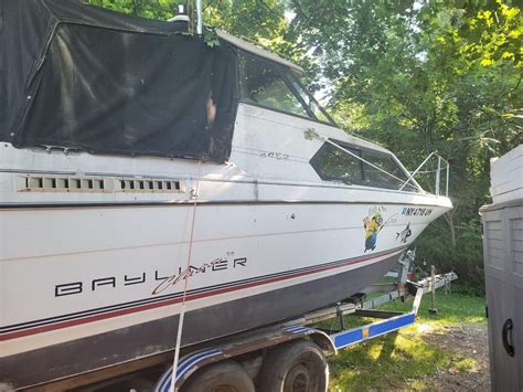 1992 Bayliner 24 Cuddy Cabin Located In Baldwinsville Ny Has