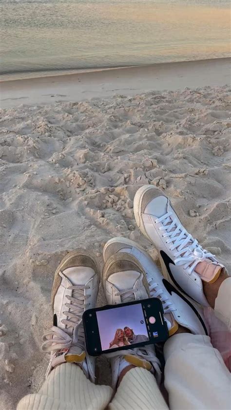 Couple Photo Inspo Beach Couple Pics Beach Inspo Matching Shoes