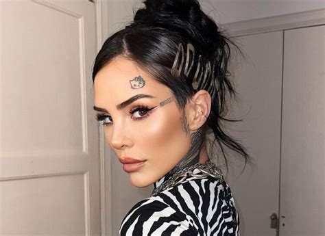 Hot Sexy Candelaria Tinelli Bikini Pics