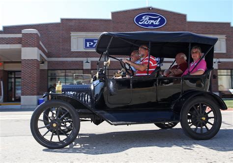 Learn How To Drive A Ford Model T At Michigan S Gilmore Museum