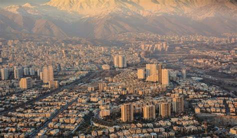 Allarme smog in Iran a Teheran scuole e università chiuse partite di