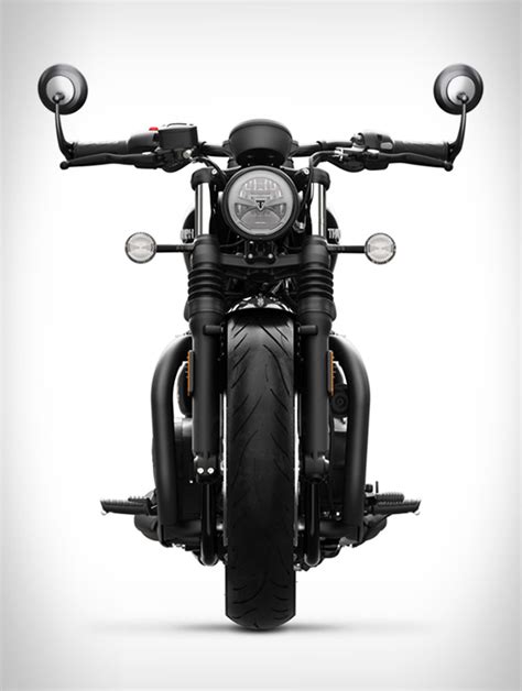 Triumph Bonneville Bobber Black