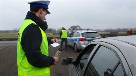 Kierowca Bmw Jednego Wieczora Razy W R Kach Policji W Ko Cu Straci