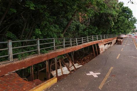 Cavaletes são empurrados e trecho de Lago do Amor fica sem interdição