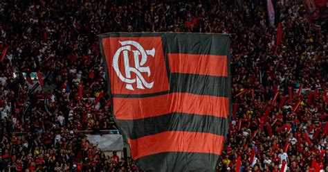 Flamengo Ganha Mil S Cios Em Tr S Meses