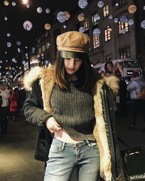 Hot girl châu Á đổi tóc dịp năm mới người cắt mái xinh ngất người xén cả chục centimet tóc