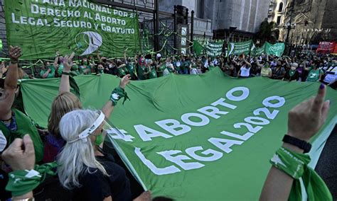 Maré Verde quem são as mulheres que lutam pela legalização do aborto