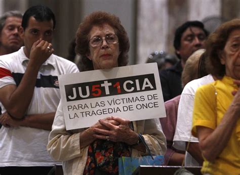 Plaza De Mayo Comenz El Acto Homenaje A Las V Ctimas De La Tragedia