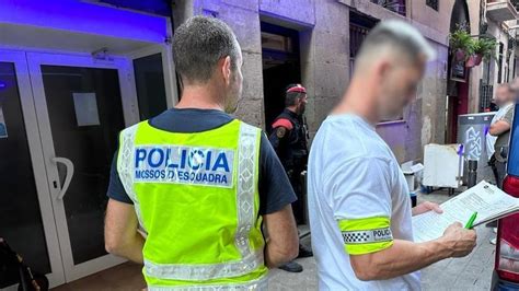 Tres Detenidos En El Desmantelamiento De Un Narcopiso En El Raval