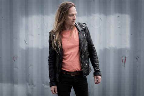 JESPER BINZER | KNUST Hamburg