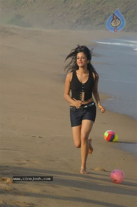 Rithika Hot Stills Photo 105 Of 134