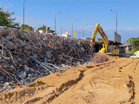 Znika Stary Wiadukt Trasy Azienkowskiej Nad Ulic Parysk