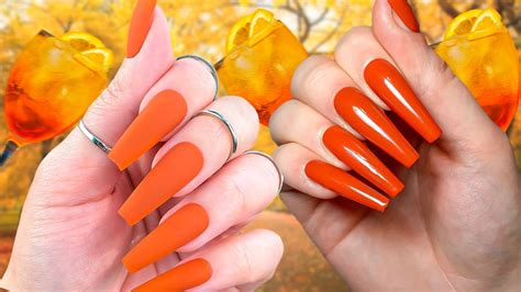 Burnt Caramel Orange Nails Are Bringing The Aperol Spritz Manicure