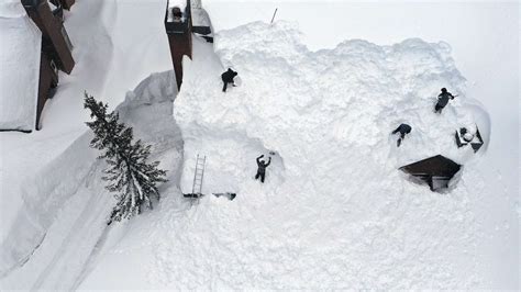 Record Snowfall Buries California Mountain Town Abc News