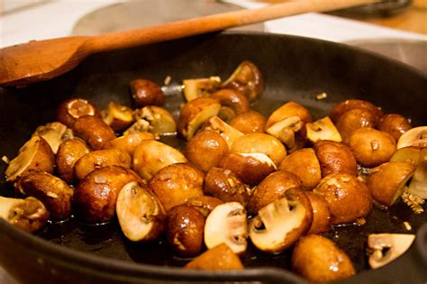 Tapas Gebratene Champignons Mit Knoblauch Das Rezept Dishes Delicious