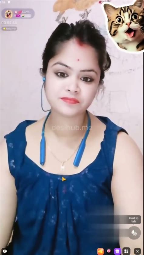 Unsatisfied Bengali Boudi Showing Boobs And Pussy On Live