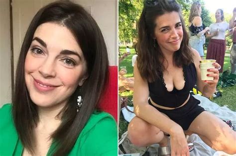 Meet Naked Therapist Who Helps Clients Open Up By Going Nude Daily Star