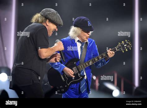 Acdc Brian Johnson And Angus Young Power Up Tour Europa 2024 Live Im Olympiastadion München