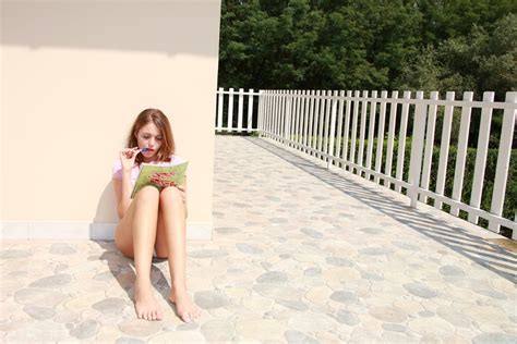 Nelly Sullivan Sits Her Wet Pussy On Girlfriend S Face 176 Photos