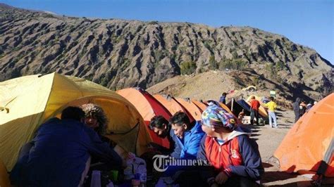 Peralatan Yang Wajib Dibawa Saat Mendaki Gunung Tribunkaltim Travel