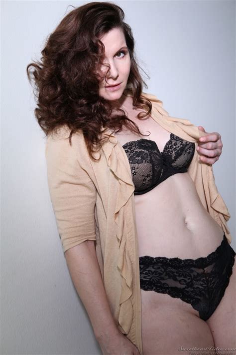 Aged 40 Plus Beauty 3 Mature Female Magdalene St Michaels Exposing Her Voluptuous Body 0001