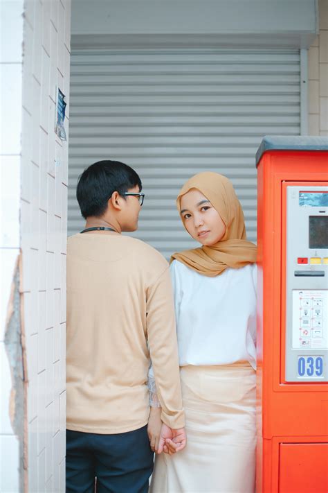 Cute Couple Holding Hands · Free Stock Photo