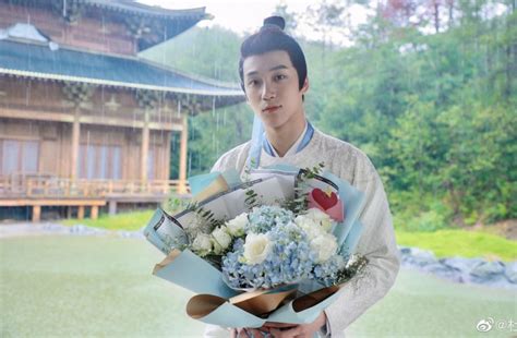 Profile Chi Ti T V D N So I Ca Trong B Phim Trung Hot Th Ng Qu C T Gi M C N T