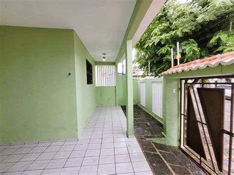 Casa Na Rua Ralph Brememkamp Cunha Lima Conjunto Jacara Pe Em Serra