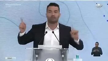 Mamãe Falei cuspindo fatos no debate XVIDEOS