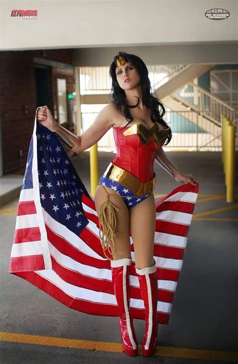 Pin By Jj Lujan On Wonder Woman Cosplay Cosplay Girls Wonder Woman Cosplay Cute Cosplay