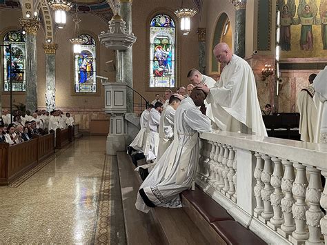 La Di Cesis De Brooklyn Acoge A Sacerdotes Internacionales En Una