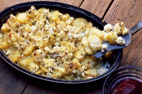 Crowd Pleasing Cheesy Scalloped Potato And Cauliflower Bake Recipe