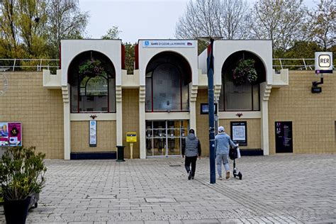 Attaque Dans Le Rer E Ozoir La Ferri Re Quatre Adolescents Crou S