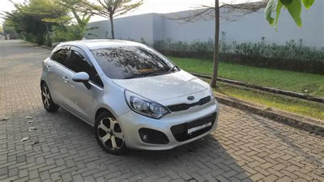 TINGGAL PAKE KIA RIO 2014 FREE ACCU Mobil Bekas 921643545