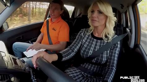 Milf Tetona Cabalgando En P Blico Instructor De Conducci N Xvideos