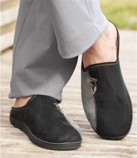 Men's Fleece-Lined Slippers - Black Grey | Atlas For Men