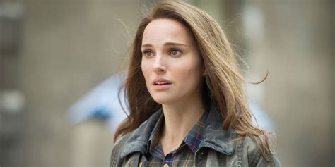 Thor: Love and Thunder's Natalie Portman Discusses (Finally) Wielding ...