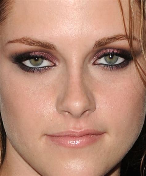 Kristen Stewart Cranberry Smoky Eyes Nude Lips