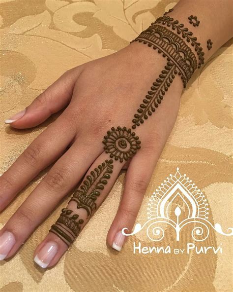 Pin By Jhanvi Mahajan On Diy Try Simple Mehndi Designs Fingers