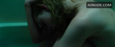 ELLE FANNING Nude AZNude