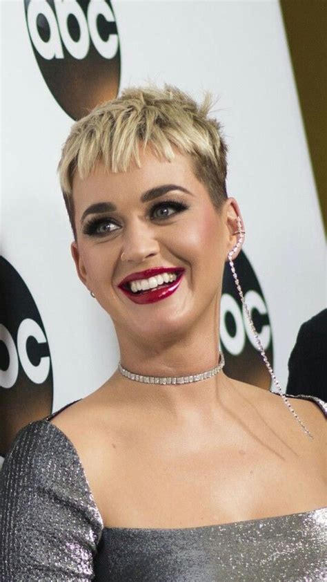 Blonde Pixie Ideas To Look Like A Star Artofit