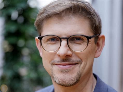 В Германии 17-летний подросток атаковал политика от СДПГ Маттиаса Экке - МК